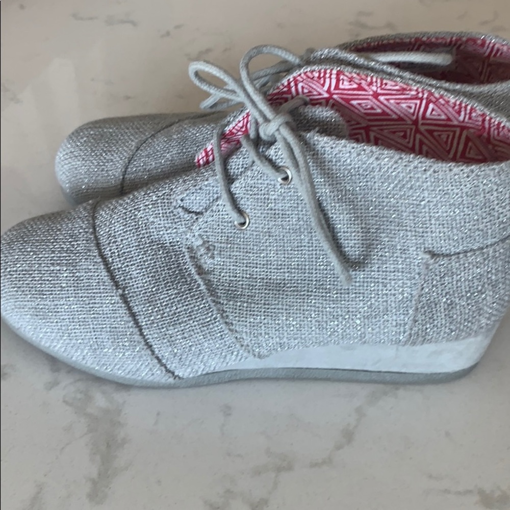 Toms girls wedge shoes